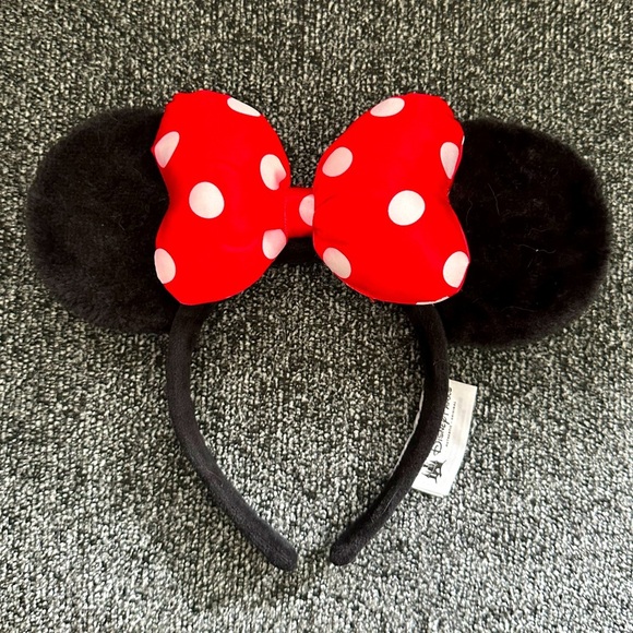Women’s Authentic Disney Classic Red & White Polka Dot Minnie Ears - NWOT - Picture 1 of 3